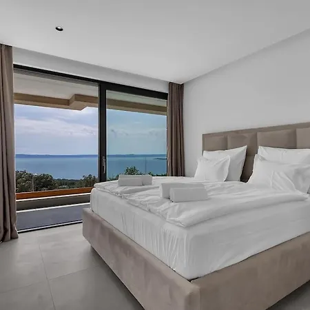 Marta - Luxury Villa *